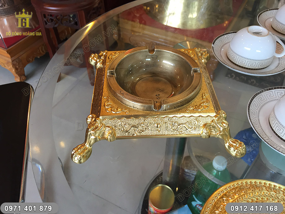 gạt t&agrave;n thếp v&agrave;ng